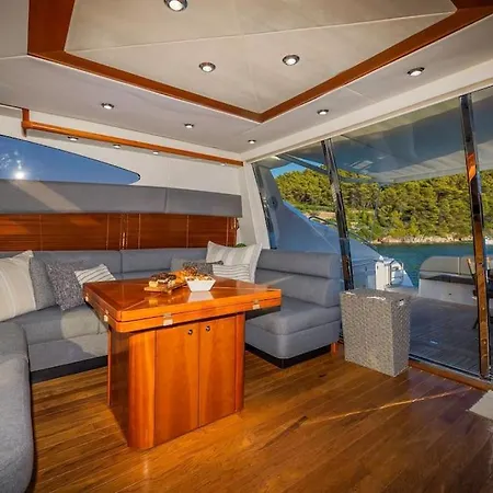 Hotel en barco Glorious, We Deliver Your Dream! Split