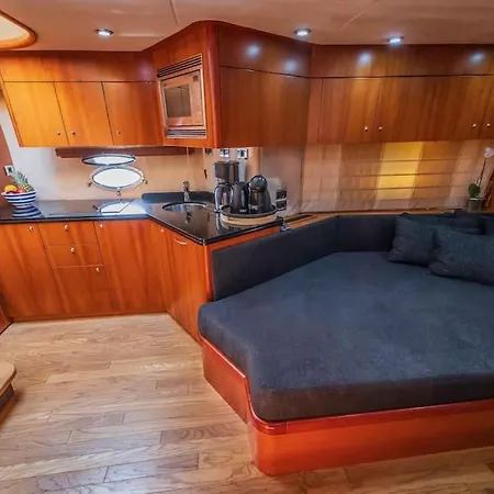Glorious, We Deliver Your Dream! Split