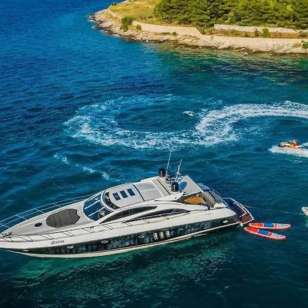 Hotel en barco Glorious, We Deliver Your Dream! *