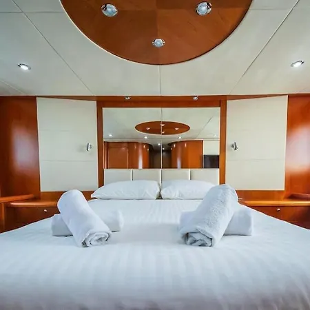 Hotel en barco Glorious, We Deliver Your Dream! *