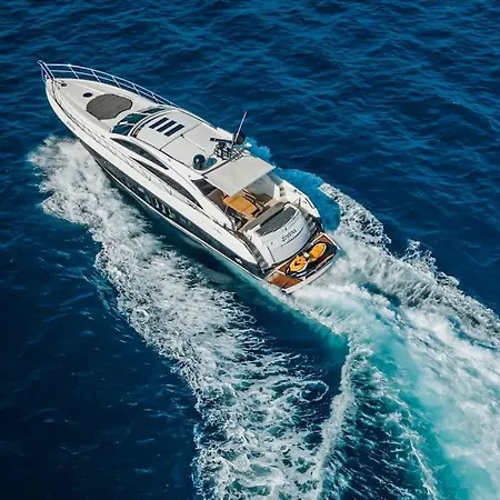Bateau-hôtel Glorious, We Deliver Your Dream! *